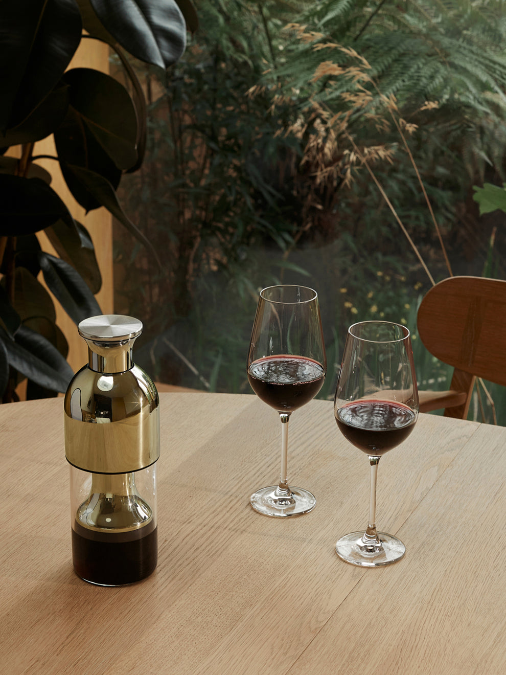 eto wine decanter in Gold mirror finish